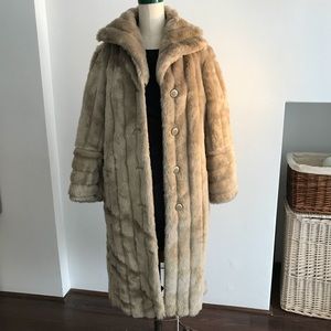 Duster Faux fur coat. Large